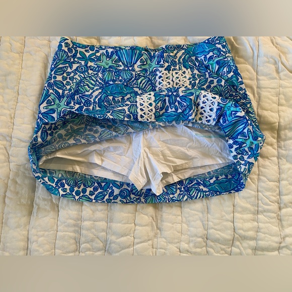 Lilly Pulitzer Skirt/Skort, Blue & White Seashell, Lace Trim, Mini, Size 4 - Picture 2 of 6